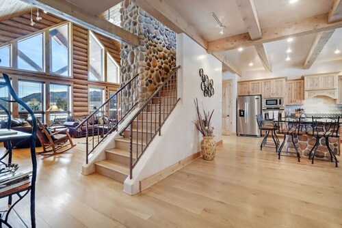 Home on the 5th Green - Golf, Gameroom, Huge Patio
