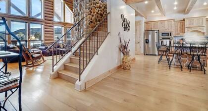 Home on the 5th Green - Golf, Gameroom, Huge Patio