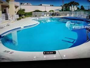 Alberca al aire libre y alberca climatizada