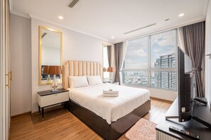 3 chambres, coffres-forts dans les chambres, bureau
