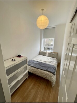 1 Schlafzimmer, Bügeleisen/Bügelbrett, Bettwäsche