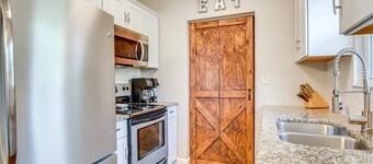 Clemson House 1 mile from University & Stadium!