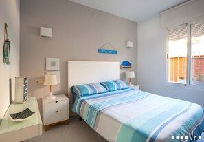 Iron/ironing board, free WiFi, bed sheets