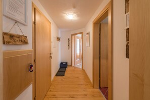 Interior - "Ferienwohnung Valentina" Close to the Ski Resorts Penken & Ahorn with Mountain View (Schwendau)