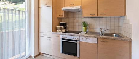 Frigorífic, forn, placa de cuina i rentaplats