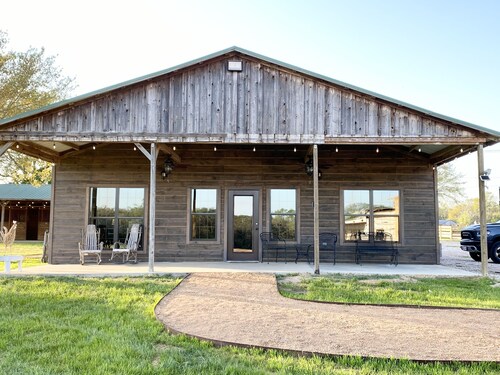 The Farmhouse at Copperas Creek