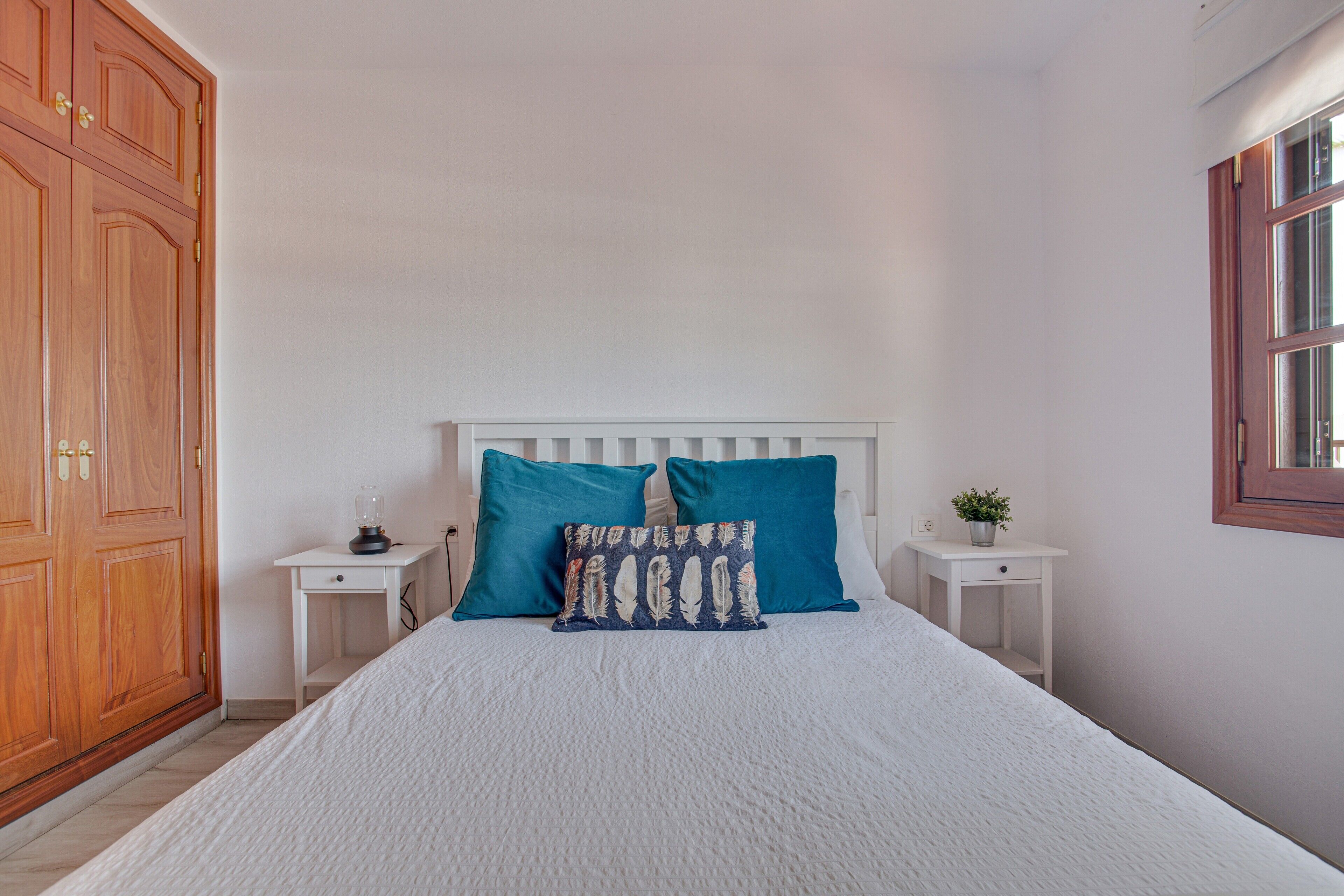 2 slaapkamers, een strijkplank/strijkijzer, gratis wifi, beddengoed