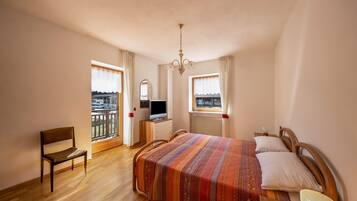 2 Schlafzimmer, BĂŒgeleisen/BĂŒgelbrett, kostenloses WLAN, BettwĂ€sche