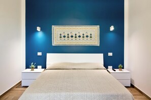 1 bedroom, iron/ironing board, free WiFi, bed sheets - Sunshine apartment with WLAN, air conditioning and terrace; parking spaces available (Quartu s.Elena)