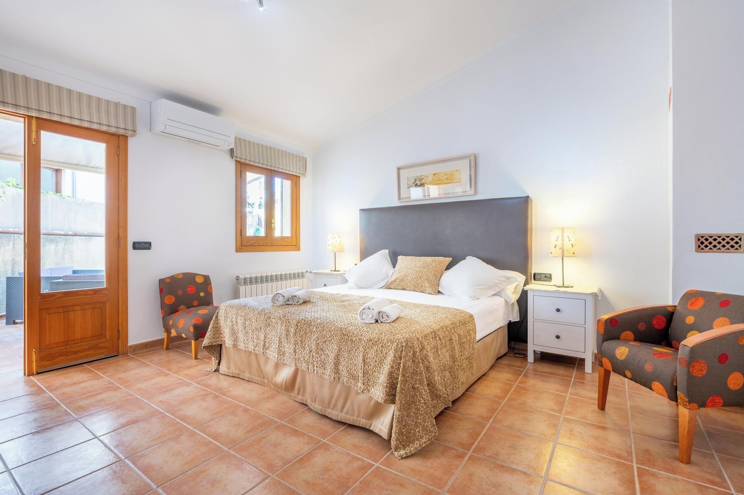4 habitaciones, tabla de planchar con plancha y wifi gratis 