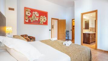4 habitaciones, tabla de planchar con plancha y wifi gratis