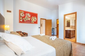 4 bedrooms, iron/ironing board, free WiFi, bed sheets - Holiday Home "Horta Den Menut" with Mountain Views, Pool, Wi-Fi, Garden and Terrace (Pollensa)