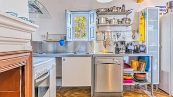 Refrigerador, horno, placa de cocina, lavavajillas