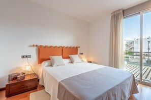 4 bedrooms, iron/ironing board, free WiFi, bed sheets - Holiday Apartment "Duplex La Nau B" Close to Town and Beach (Pollensa)