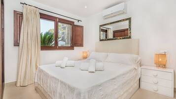 3 soverom, strykejern/-brett, wi-fi (inkludert) og sengetøy