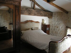 3 chambres, fer et planche à repasser, accès Internet, draps fournis