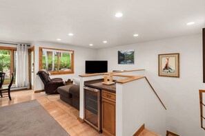 TV, fireplace - Spacious Snowmass Condo! Pool/Hot Tub, Patio w/ Gas Grill, Parking & Gas FP (Snowmass Village)