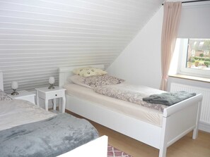 2 Schlafzimmer, Reisekinderbett, WLAN, Bettwäsche