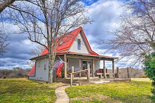 Vivid 'Cedar Ridge' Cabin ~ 23 Miles to Wichita!