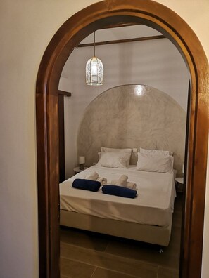 4 chambres, fer et planche à repasser, Wi-Fi gratuit, draps fournis