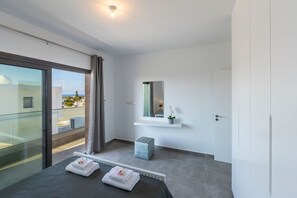 3 dormitorios, tabla de planchar con plancha, wifi gratis y ropa de cama