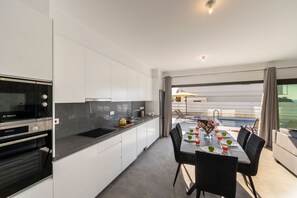 Kühlschrank, Ofen, Herdplatte, Geschirrspüler