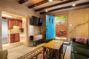 Fernseher, Kamin, Arbeitsbereiche