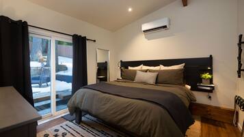 3 bedrooms, iron/ironing board, travel cot, free WiFi