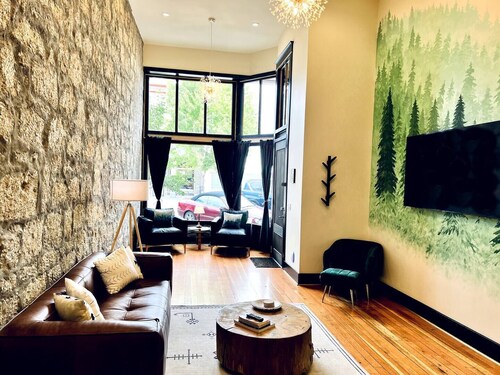 Aneroid is part of the Litch Hotel: Luxury fully equipped vacation rental condos