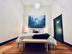 2 bedrooms, desk, iron/ironing board, free WiFi