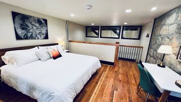 2 bedrooms, desk, iron/ironing board, free WiFi