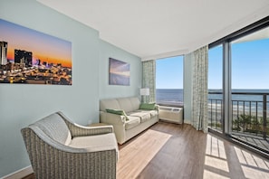 Smart TV, DVD player - Wow-1br With Rare Private Oceanfront Balcony. Spec (Myrtle Beach)