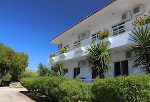 Fachada de la propiedad