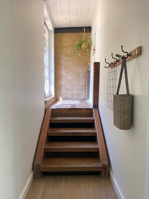 Interior - Tranquil Getaway in the heart of Warrandyte (Warrandyte)