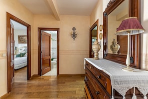 3 chambres, fer et planche Ă repasser, Wi-Fi gratuit, draps fournis