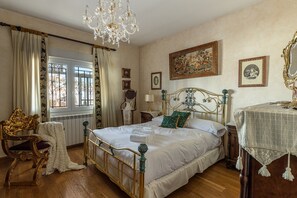 3 bedrooms, iron/ironing board, free WiFi