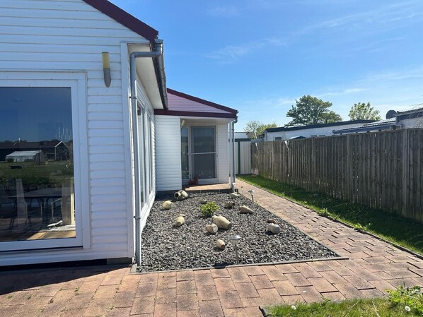 المنطقة المحيطة بالمنشأة