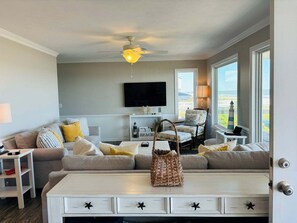 TV - Oceanfront retreat Nothin but Nett in Holden Beach, 5BR, 4BA, sleeps 11. (Holden Beach)