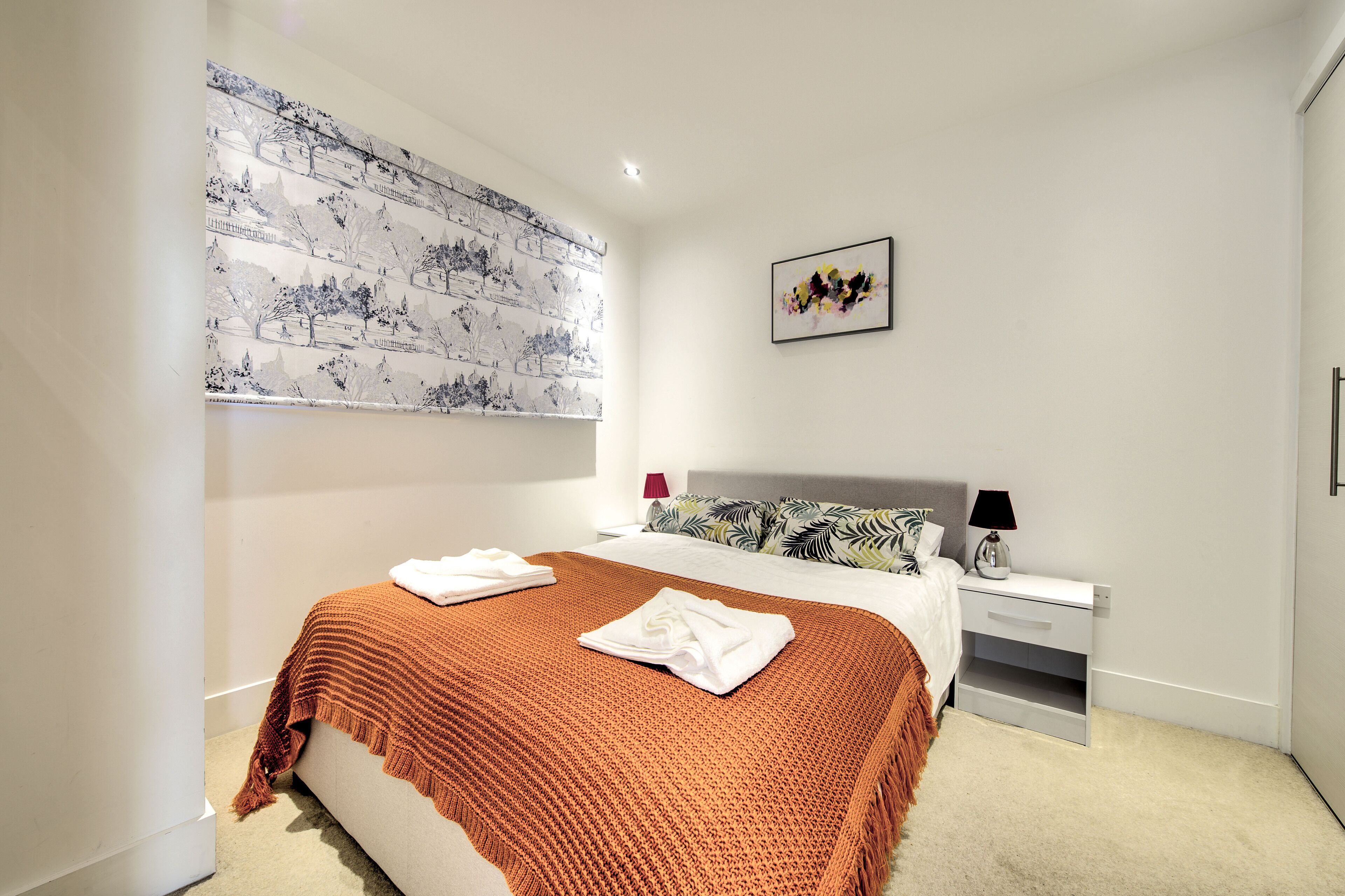 1 soverom, skrivebord, reiseseng for barn og wi-fi