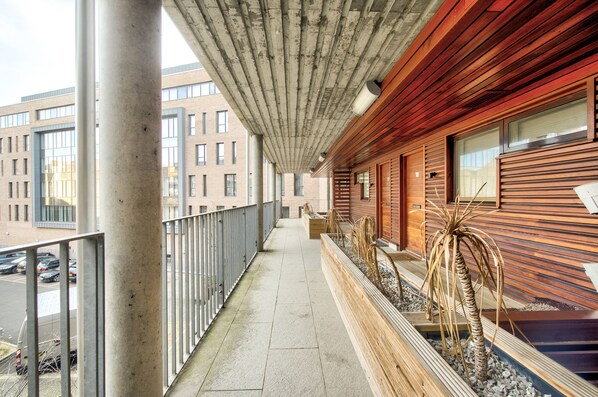 Property grounds - ✔Central Location ✔Bus Stop ✔Free Parking ✔WiFi (Edinburgh)