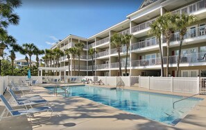 A heated pool - Private Beach, Pickleball, Tennis 3 heated pools! 6 Beds! (Santa Rosa Beach)