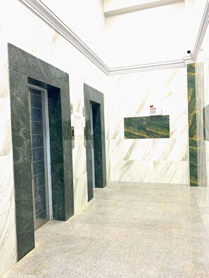 Nicht klassifiziertes Bild, 2 von 21, Schaltfläche