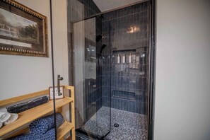 Dusj og hårføner
