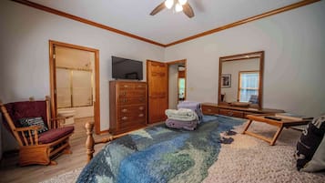 3 dormitorios, escritorio, tabla de planchar con plancha y cuna de viaje