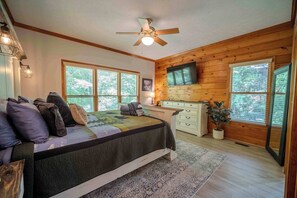 3 Schlafzimmer, Schreibtisch, Bügeleisen/Bügelbrett, Reisekinderbett