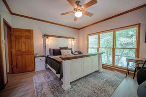 3 bedrooms, desk, iron/ironing board, travel cot - Waterfront Getaway:Hot Tub, Fire Pit, Near Ellijay (Ellijay)