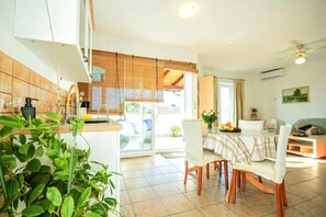 Interior - Holiday flat "Kamenar 2" near the beach (Klimno)