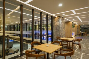 Restaurant - Anara Airport Hotel (Tangerang)