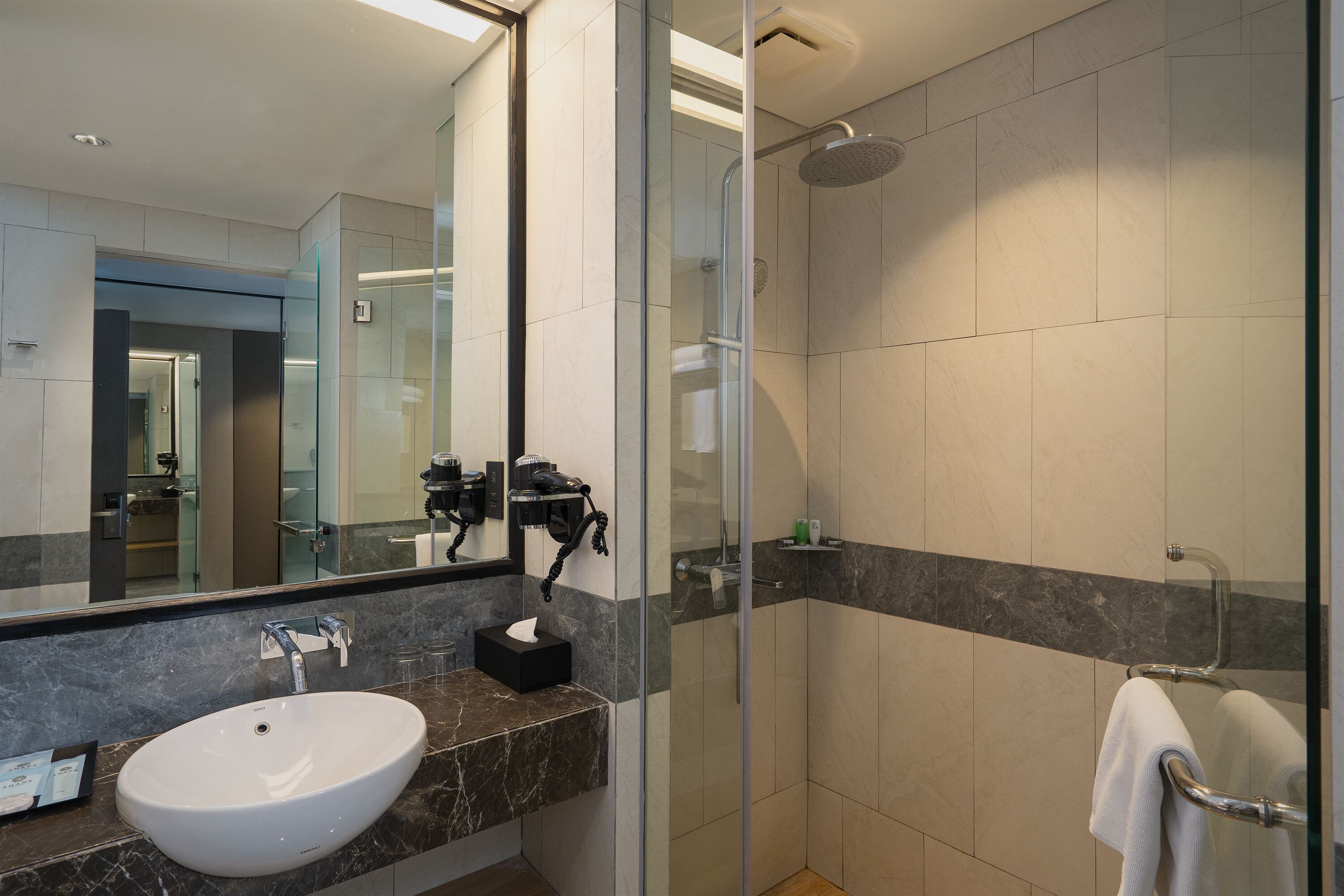 rainfall showerhead, free toiletries, hair dryer, slippers