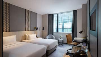 Deluxe Twin Room | 1 bedroom, premium bedding, minibar, desk